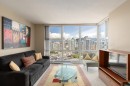 3205-193 Aquarius Mews, Vancouver, BC 
