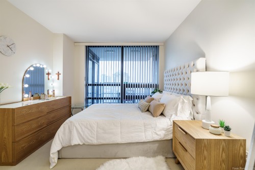 1102-1 Renaissance Square, New Westminster, BC 
