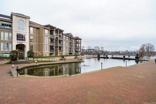 1102-1 Renaissance Square, New Westminster, BC 
