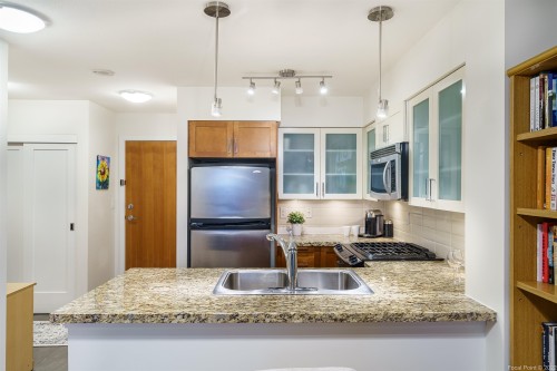 1102-1 Renaissance Square, New Westminster, BC 