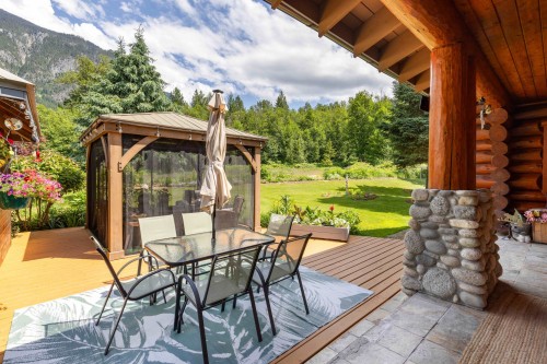 7744 Owl Ridge Road, Mount Currie, BC 