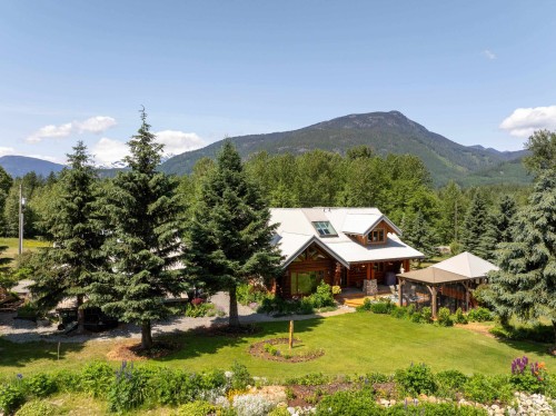 7744 Owl Ridge Road, Mount Currie, BC 