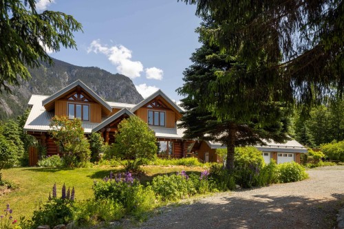 7744 Owl Ridge Road, Mount Currie, BC 