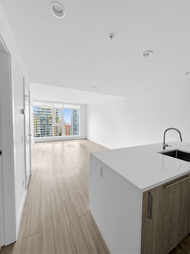 2404-6398 Silver Avenue, Burnaby, BC 