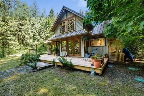 2867 Lower Road, Roberts Creek, BC 