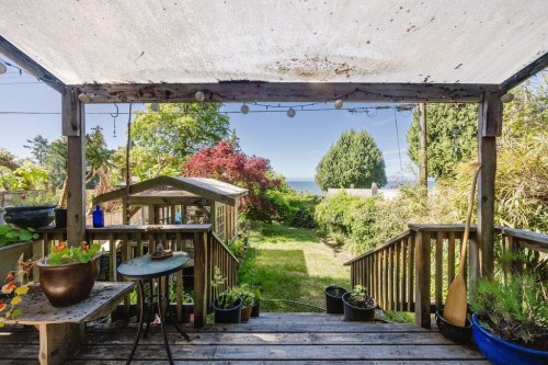 2867 Lower Road, Roberts Creek, BC 