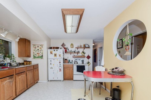 2867 Lower Road, Roberts Creek, BC 