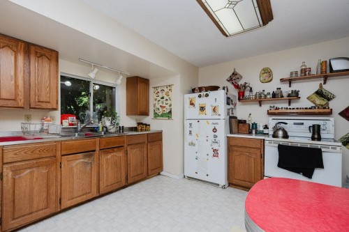 2867 Lower Road, Roberts Creek, BC 