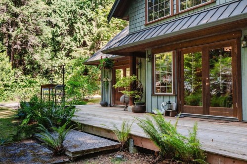 2867 Lower Road, Roberts Creek, BC 