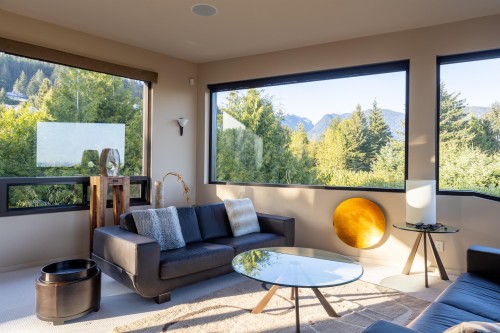 1109 Hillside Road, West Vancouver, BC 