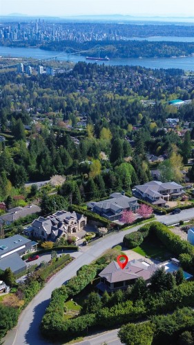 1109 Hillside Road, West Vancouver, BC 