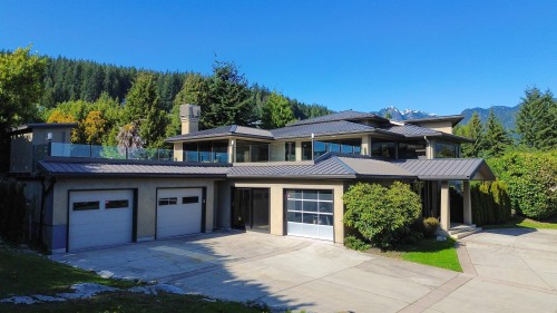 1109 Hillside Road, West Vancouver, BC 