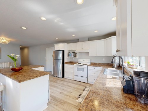 3311 Rakanna Place, Coquitlam, BC 