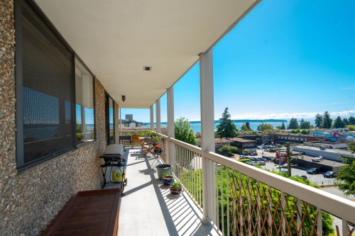 402-1390 Duchess Avenue, West Vancouver, BC 