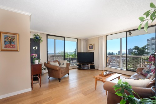 402-1390 Duchess Avenue, West Vancouver, BC 