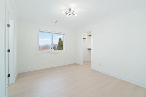 1-6666 Walker Avenue, Burnaby, BC 