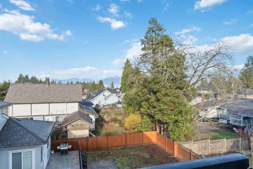 1-6666 Walker Avenue, Burnaby, BC 