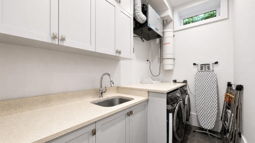 4632 11Th Avenue W, Vancouver, BC 