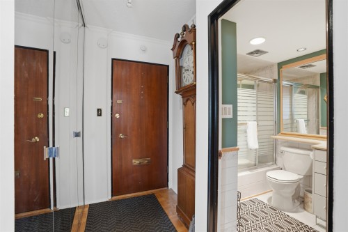 215-1425 Esquimalt Avenue, West Vancouver, BC 