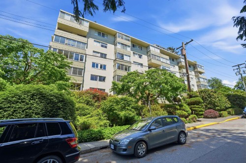 215-1425 Esquimalt Avenue, West Vancouver, BC 