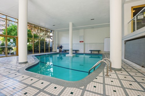 215-1425 Esquimalt Avenue, West Vancouver, BC 