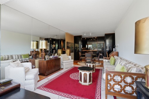 215-1425 Esquimalt Avenue, West Vancouver, BC 