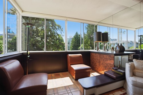 215-1425 Esquimalt Avenue, West Vancouver, BC 