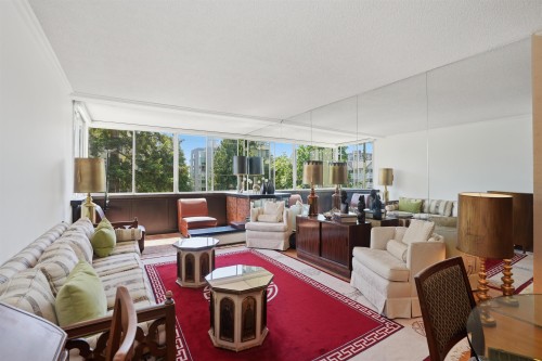 215-1425 Esquimalt Avenue, West Vancouver, BC 