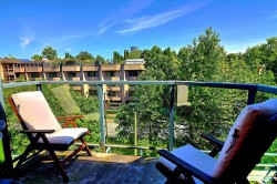 21-1345 4th Avenue W Vancouver, BC V6H 3Y8
