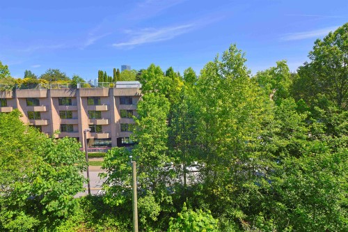 21-1345 4Th Avenue W, Vancouver, BC - Outdoor
