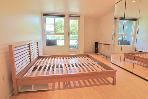 21-1345 4Th Avenue W, Vancouver, BC - Indoor Photo Showing Other Room