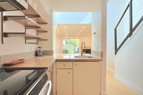 21-1345 4Th Avenue W, Vancouver, BC - Indoor Photo Showing Other Room
