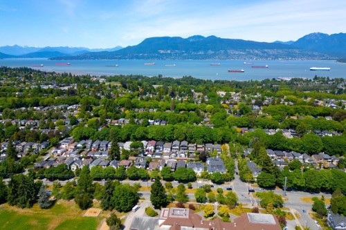 4131 16Th Avenue W, Vancouver, BC 