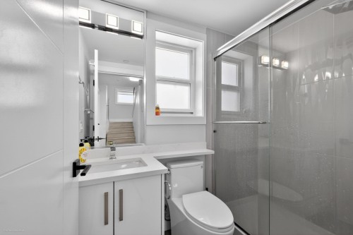 6749 Knight Street, Vancouver, BC 