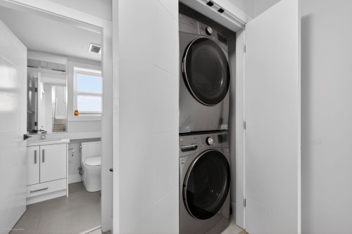 6749 Knight Street, Vancouver, BC 