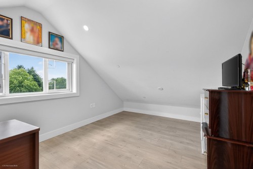 6749 Knight Street, Vancouver, BC 