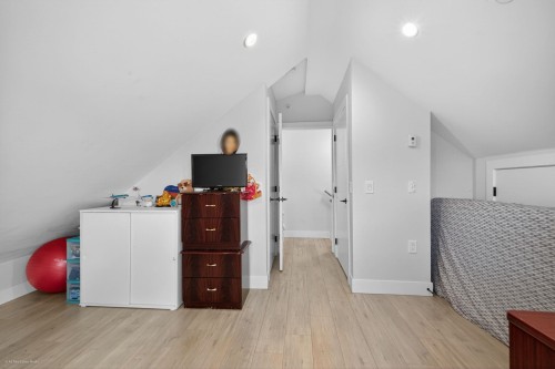6749 Knight Street, Vancouver, BC 