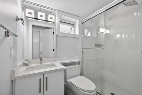 6749 Knight Street, Vancouver, BC 