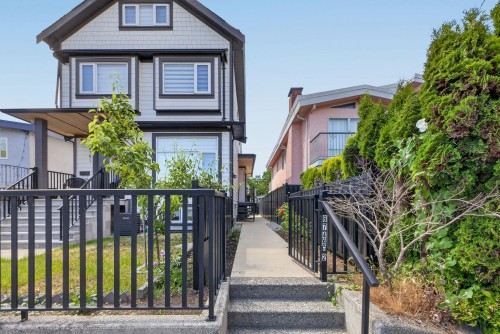 6749 Knight Street, Vancouver, BC 