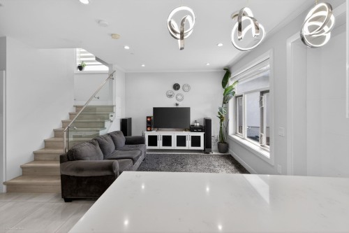 6749 Knight Street, Vancouver, BC 