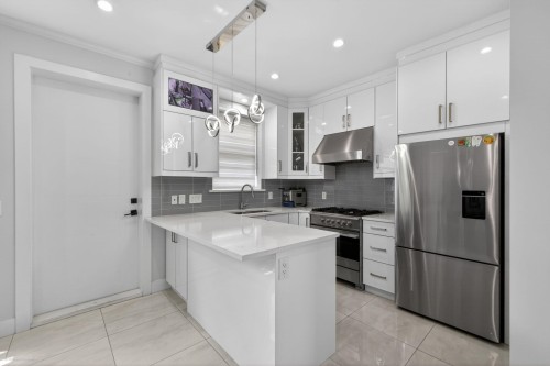6749 Knight Street, Vancouver, BC 