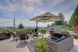 3821 Lonsdale Avenue North Vancouver, BC V7N 3K8
