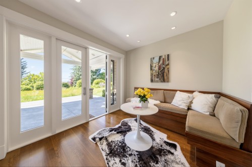 2645 Rosebery Avenue, West Vancouver, BC 