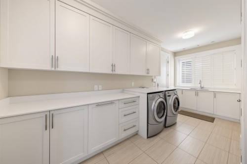 2645 Rosebery Avenue, West Vancouver, BC 