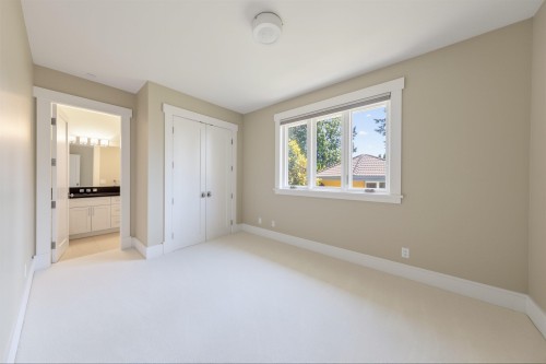 2645 Rosebery Avenue, West Vancouver, BC 