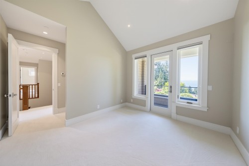 2645 Rosebery Avenue, West Vancouver, BC 
