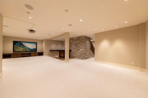 2645 Rosebery Avenue, West Vancouver, BC 
