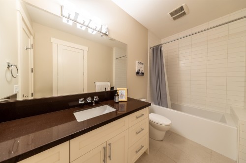 2645 Rosebery Avenue, West Vancouver, BC 