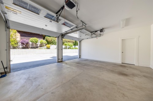 2645 Rosebery Avenue, West Vancouver, BC 