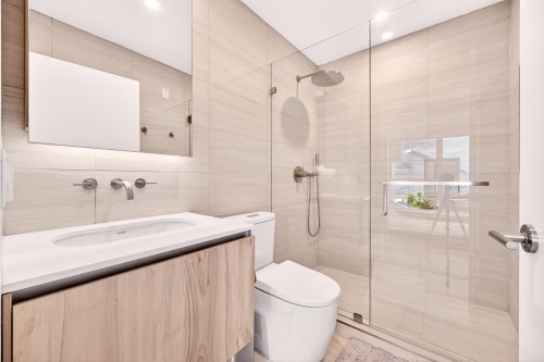 675 30Th Avenue W, Vancouver, BC 